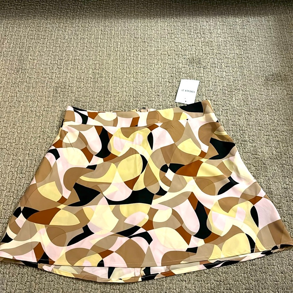 Multicolor skirt. Forever 21. Large. Silky. Bought on sale. Never worn.